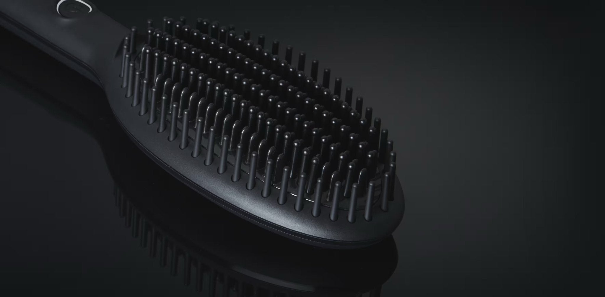 GHD GLIDE SMOOTHING HOT BRUSH IN BLACK